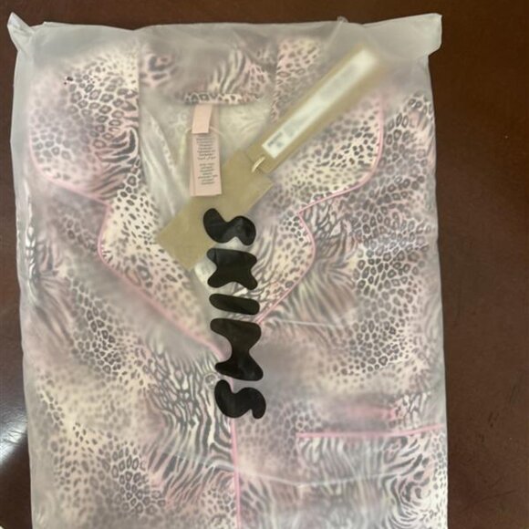 SKIMS Sleep Long Sleeve Button-Up Set – Bloom Mini Multi Animal – Size Large - Picture 5 of 6